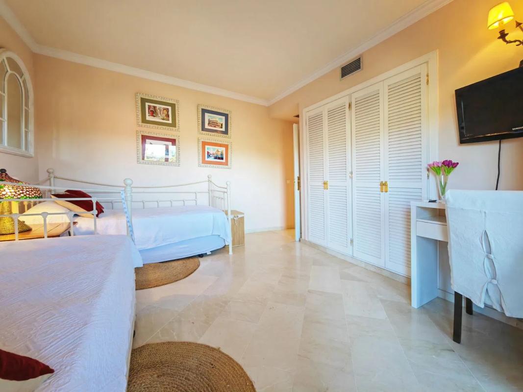 Продажа квартиры на Barrio Las Chapas-Alicate Playa, Марбелла
photo 5