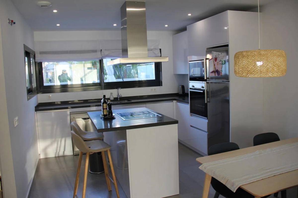 Venta de chalet independiente en Calle los Helechos, 14, Fuengirola
photo 3