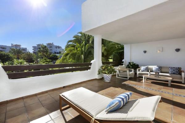 Продажа квартиры в Barrio El Velerín, Эстепона photo 1