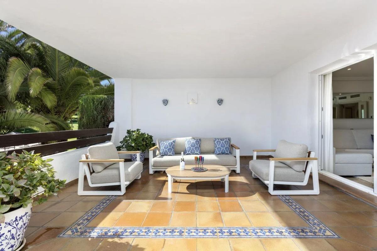 Venta de piso en Barrio El Velerín, Estepona
photo 2