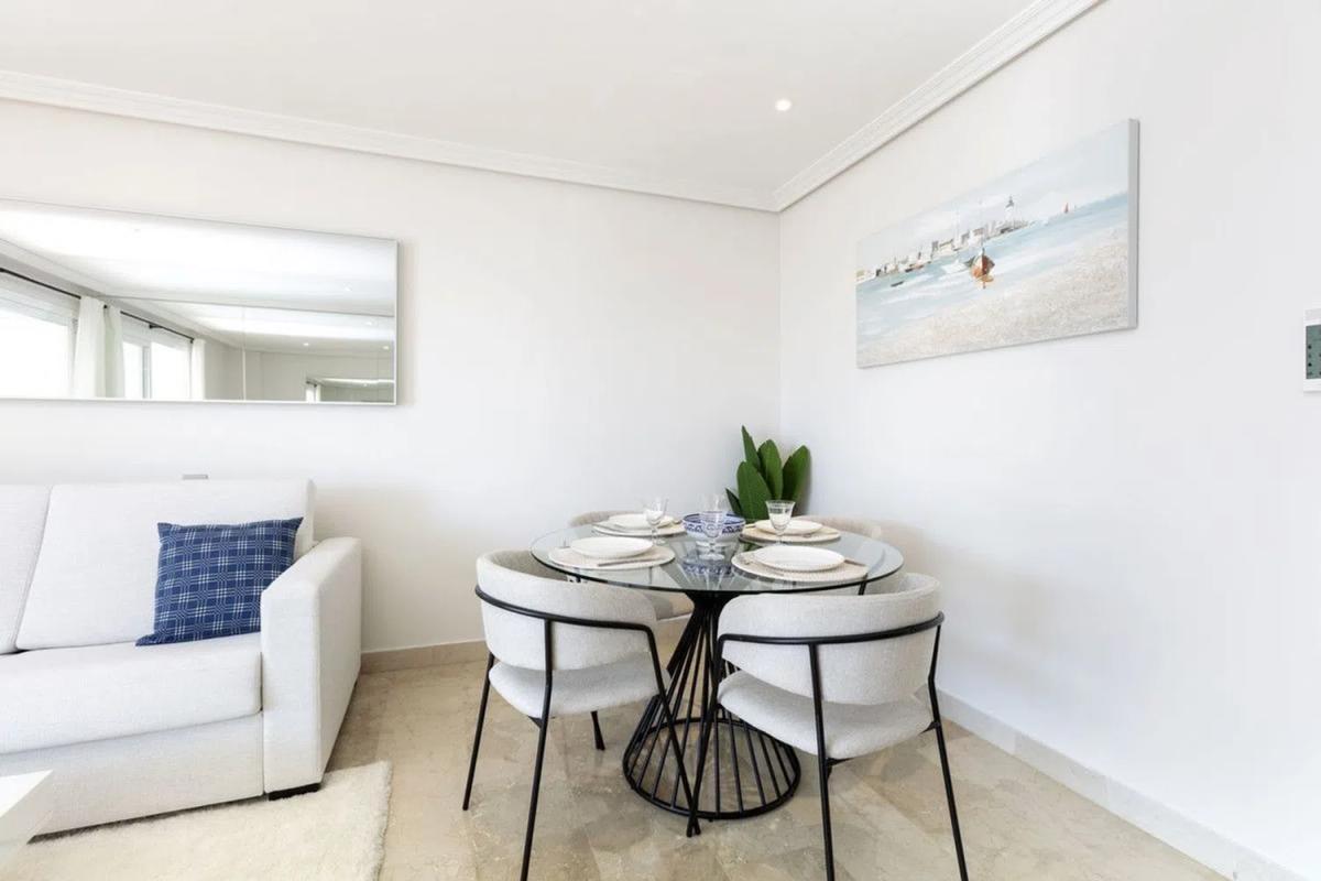 Venta de piso en Barrio El Velerín, Estepona
photo 3