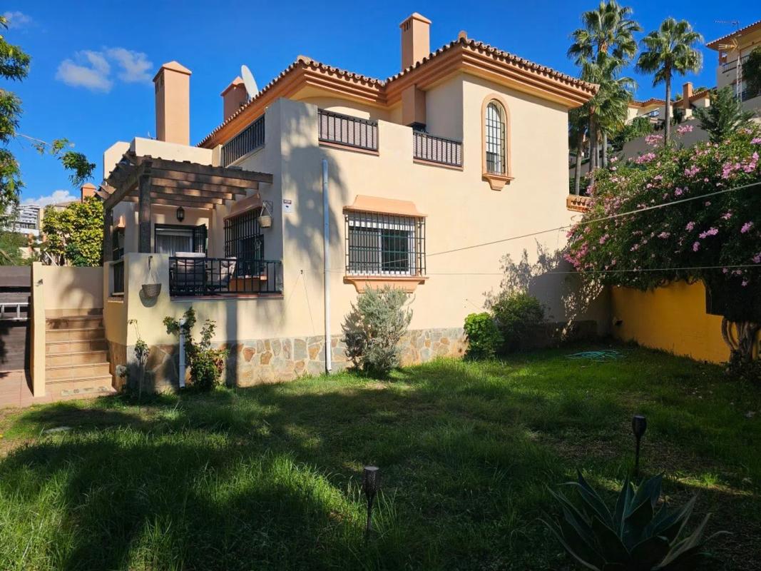 Sprzedaż niezależnego domku jednorodzinnego w Barrio Riviera del Sol, Mijas photo 1