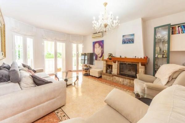 Detached villa for sale in Barrio Campo de Mijas, Mijas thumbnail 2