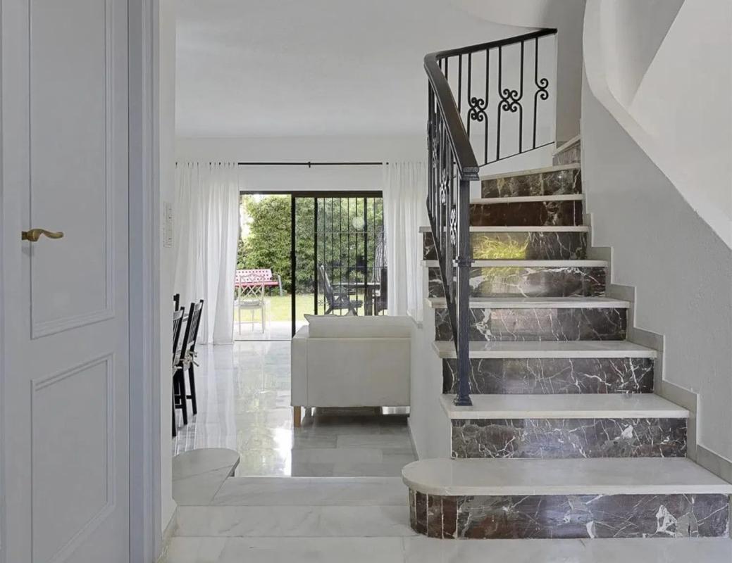 Sale of independent chalet in Calle de la Playa, Marbella
 photo 2