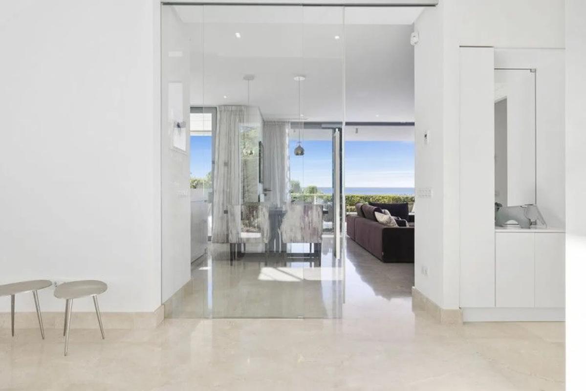 Sale of independent chalet in Los Arqueros-Puerto del Almendro, Benahavís
 photo 4