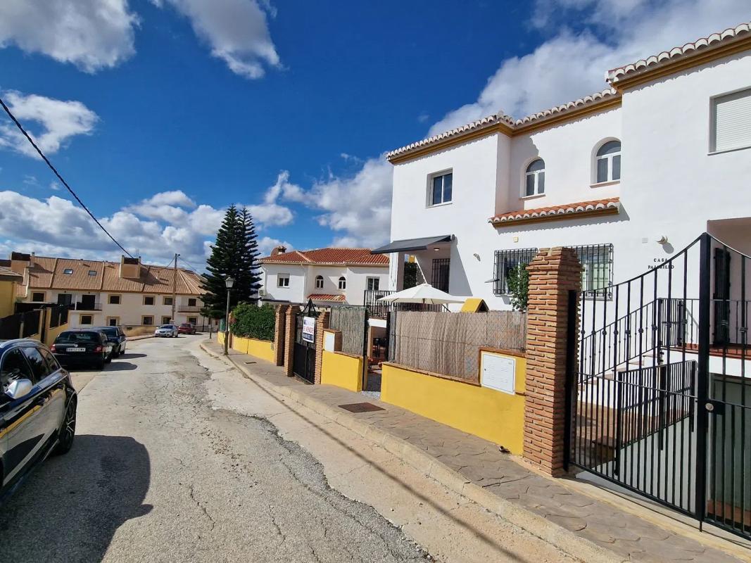 Casa independiente en calle Purifaleja, Alcaucín
photo 2