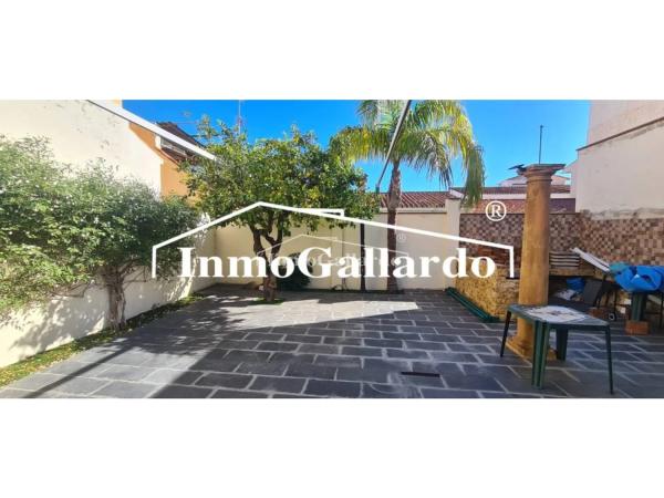 Коттедж на продажу в Barrio Churriana-El Pizarrillo-La Noria-Guadalsol, Малага photo 1