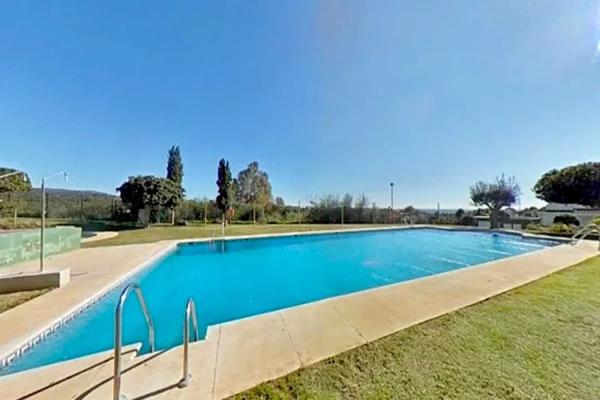 Piso en venta en  Barrio Rio Real, Marbella photo 2