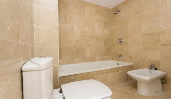 Piso en venta en  Barrio Rio Real, Marbella photo 3