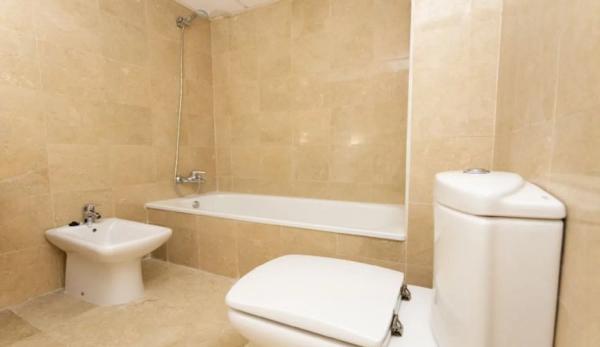 Piso en venta en  Barrio Rio Real, Marbella photo 4