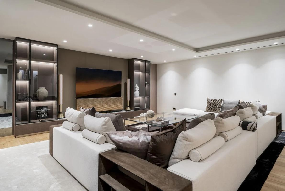 Sale of apartment in Bulevar Príncipe Alfonso de Hohenlohe, Marbella
 photo 3