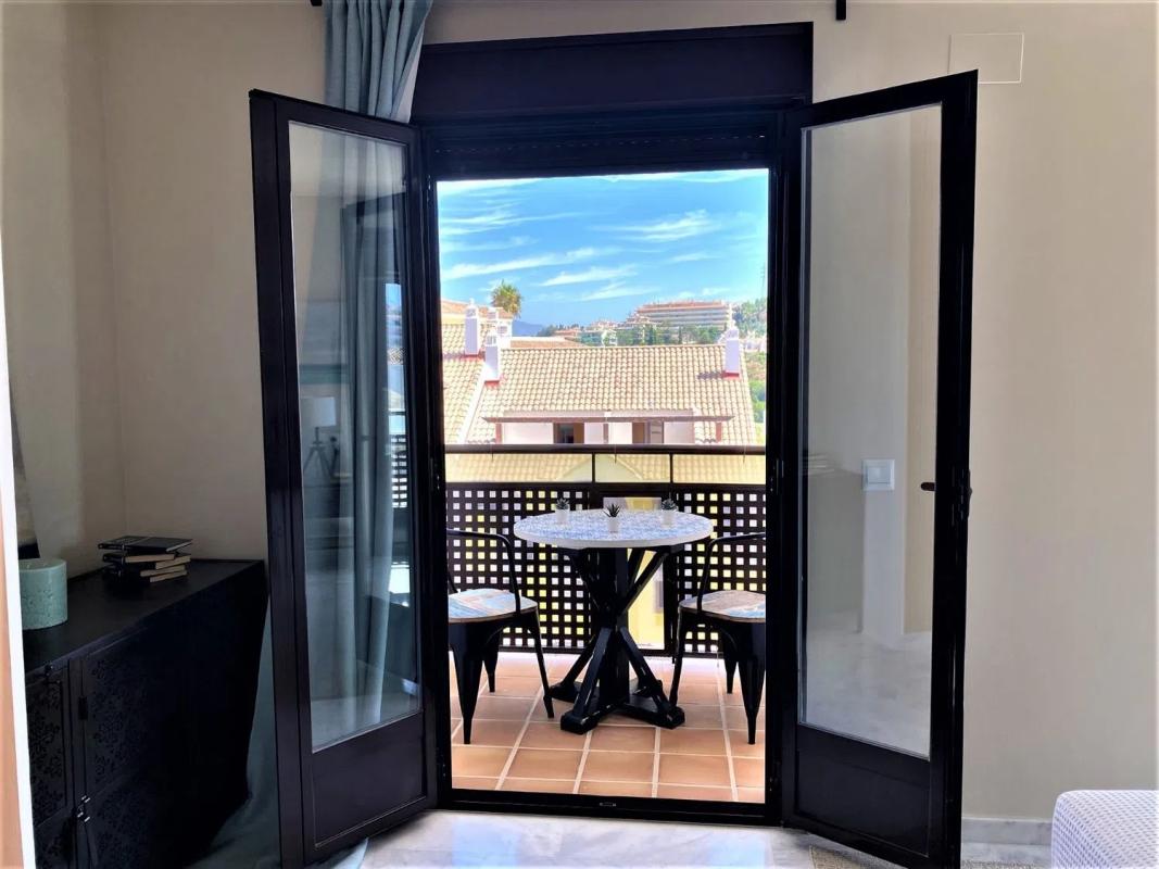 Sprzedaż niezależnego domku jednorodzinnego w Barrio Riviera del Sol, Mijas photo 2