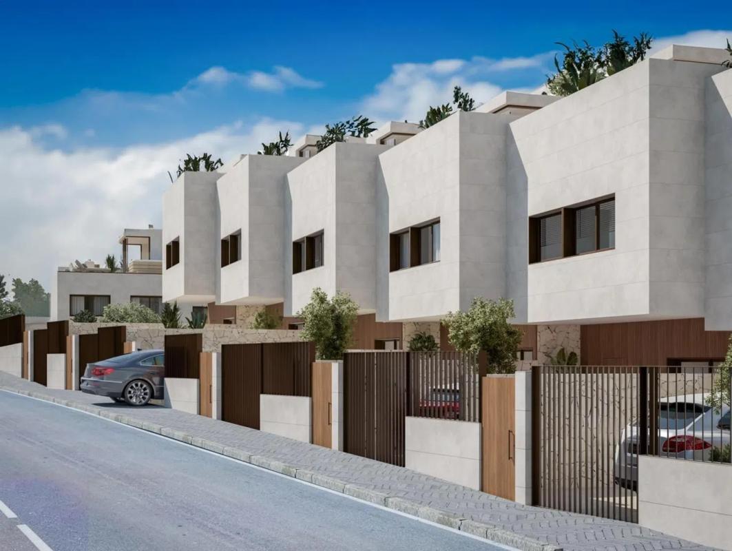 Sale of independent chalet in Calle de la Loma, Fuengirola
photo 2