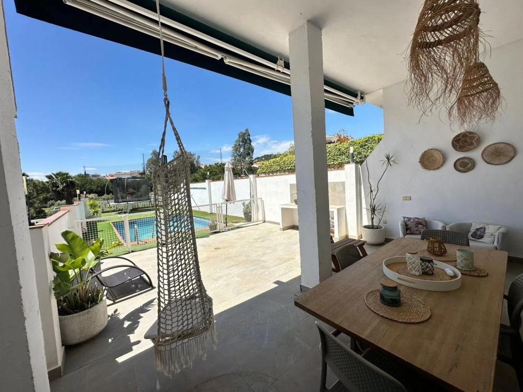 Sale of independent chalet in Calle Estados Unidos, Rincón de la Victoria
photo 1