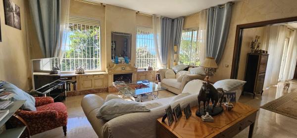 Wolnostojąca willa na sprzedaż w  Calle Maestra Doña Carola, Marbella photo 4