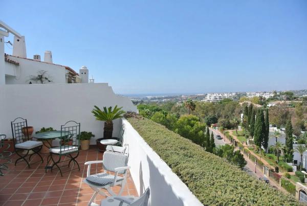 Piso en venta en  Calle Sierra Bermeja, 82, Marbella photo 1