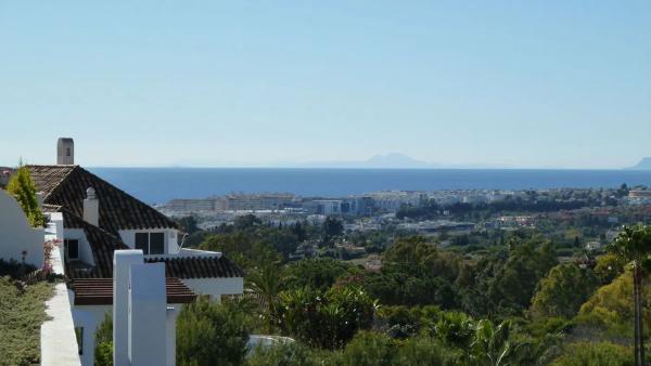 Piso en venta en  Calle Sierra Bermeja, 82, Marbella photo 2