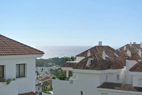 Piso en venta en  Calle Sierra Bermeja, 82, Marbella photo 3