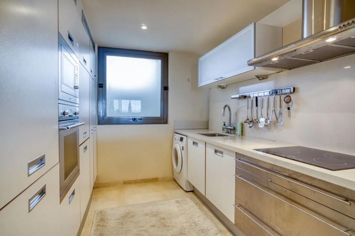 Продажа квартиры на Calle Greta Garbo, 2, Бенахавис
photo 5