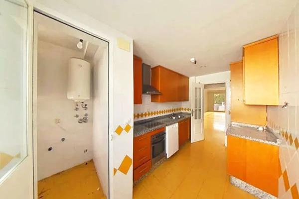 Piso en venta en  Barrio Rio Real, Marbella photo 4