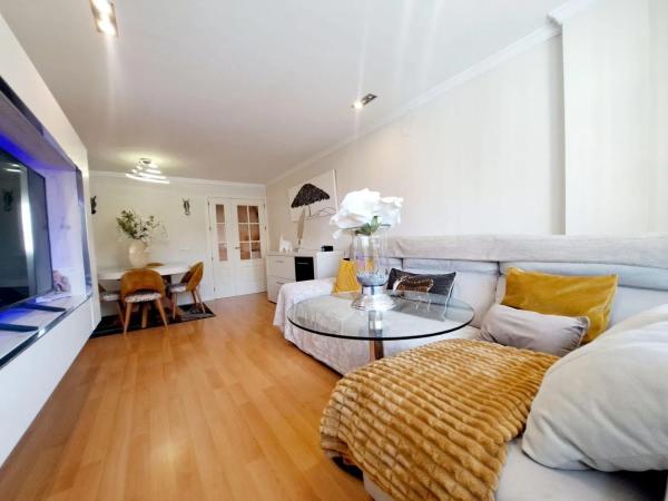 Apartment for sale in Barrio Perchel norte, Málaga thumbnail 2