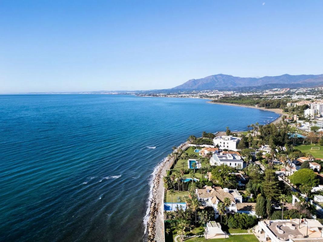 Sprzedaż niezależnego domku jednorodzinnego w  Barrio Casasola, Estepona photo 2