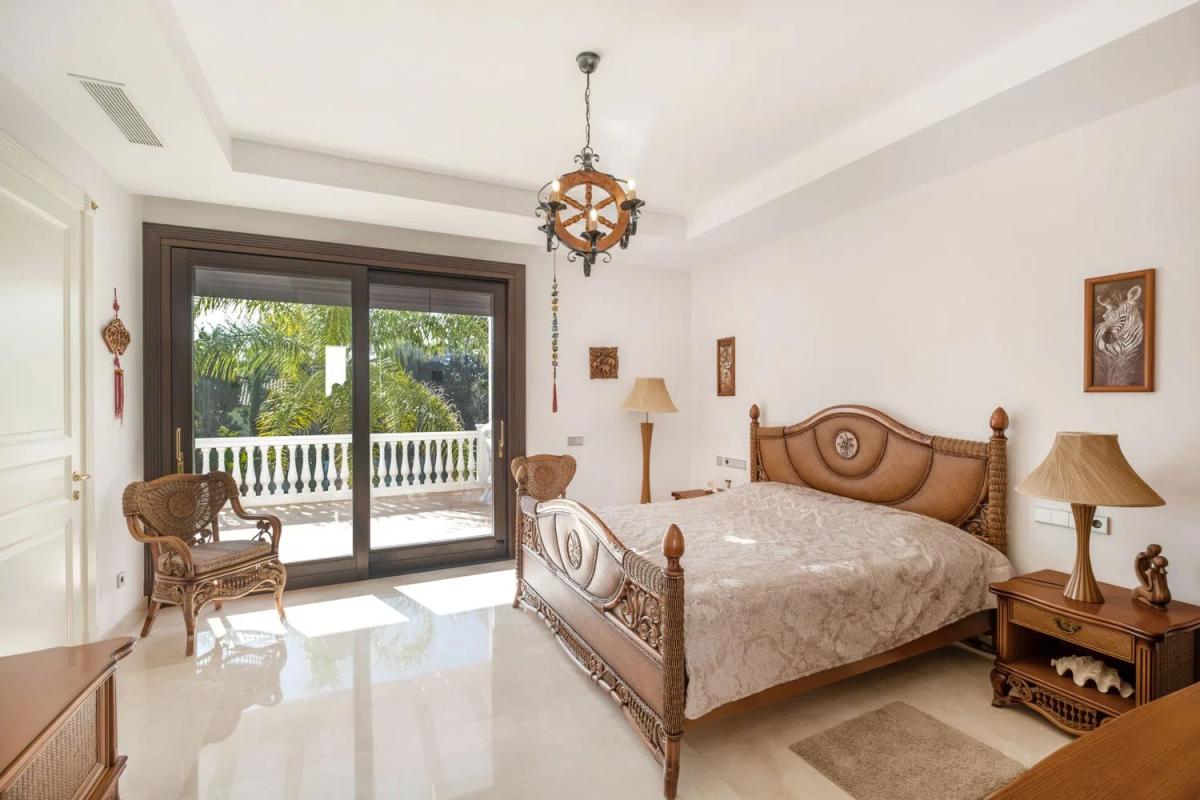Sprzedaż niezależnego domku jednorodzinnego w  Barrio Casasola, Estepona photo 5
