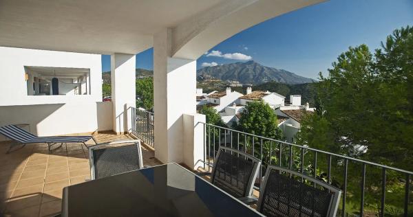 Piso en venta en Urbanizacion el Herrojo, 197, Benahavís thumbnail 1