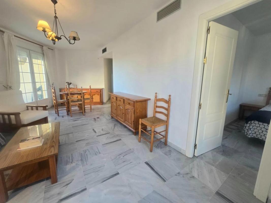 Sale of apartment in Barrio Playamar - Benyamina, Torremolinos
photo 2