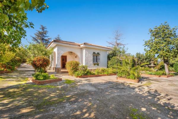 Chalet independiente en venta en  Calle Fuengirola, Alhaurín de la Torre photo 1