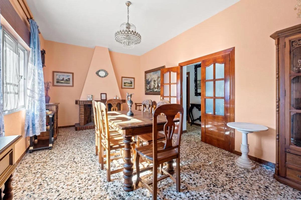 Sprzedaż niezależnego domku jednorodzinnego w  Calle Fuengirola, Alhaurín de la Torre photo 3