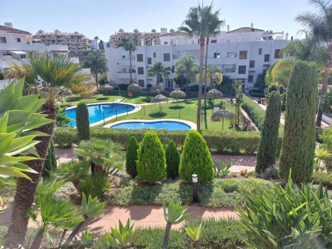 Sprzedaż mieszkania w Calle Faraján, Estepona
photo 1