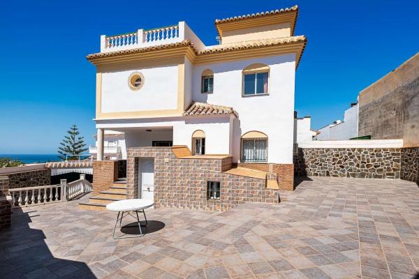 Wolnostojąca willa na sprzedaż w Almijara, Nerja photo 1