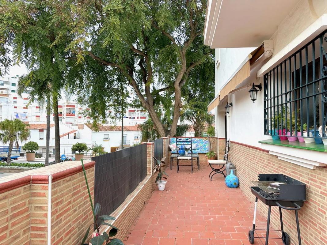 Sale of independent chalet in Avenida Juan Carlos I, Estepona
 photo 2