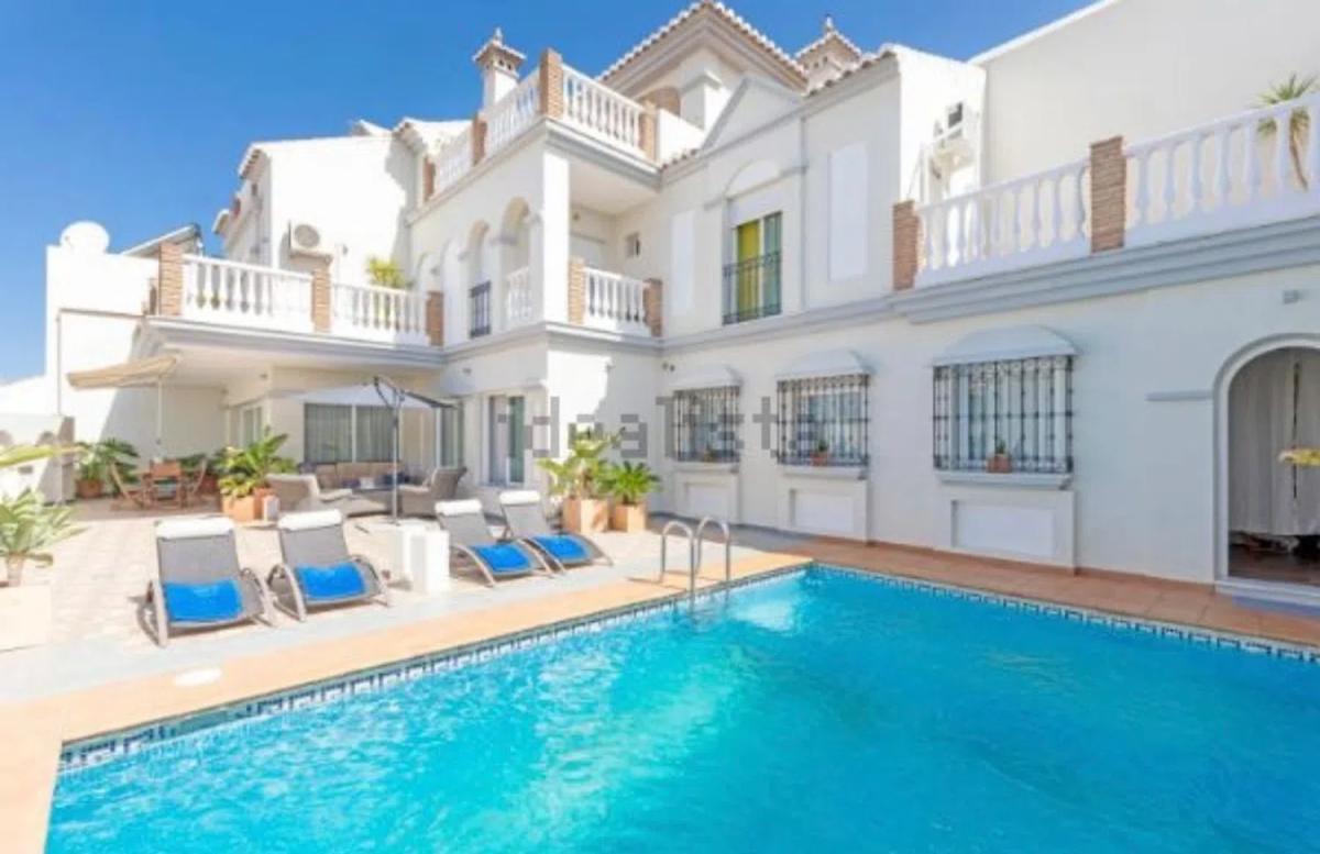 Sprzedaż niezależnego domku jednorodzinnego w Plaza Carmelitas, 18, Vélez-Málaga photo 1