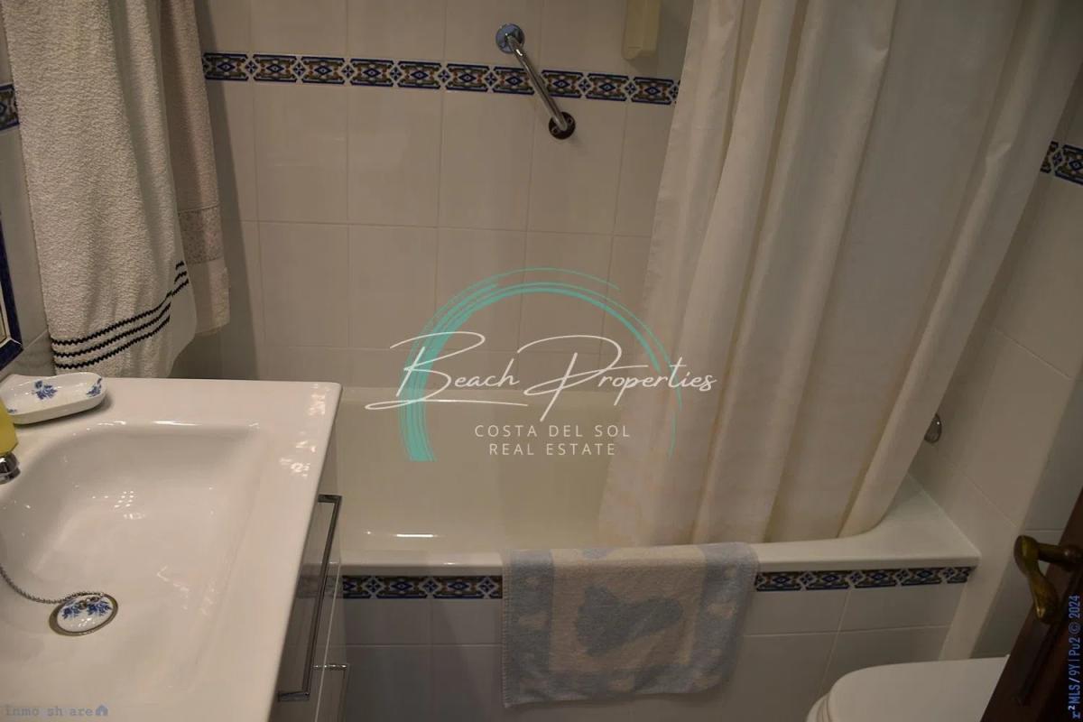 Venta de piso en Avda Pescia - Ctra de Frigiliana, Nerja
 photo 3