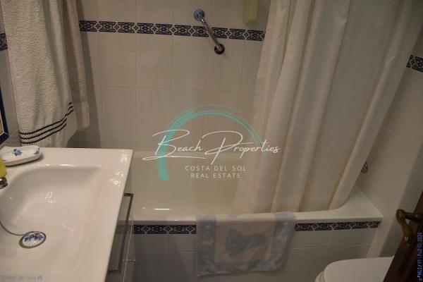 Piso en venta en  Avda Pescia - Ctra de Frigiliana, Nerja photo 3