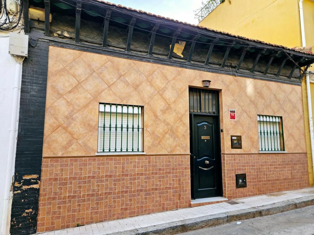 Sprzedaż niezależnego domku jednorodzinnego w Calle Eugenio Gross, 43, Málaga photo 1