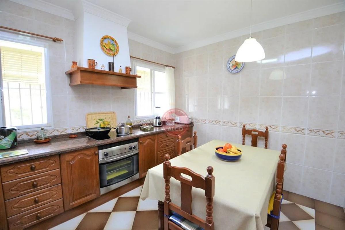 Продажа отдельного шале в Urbanización Santa Rosa, Торрокс photo 4