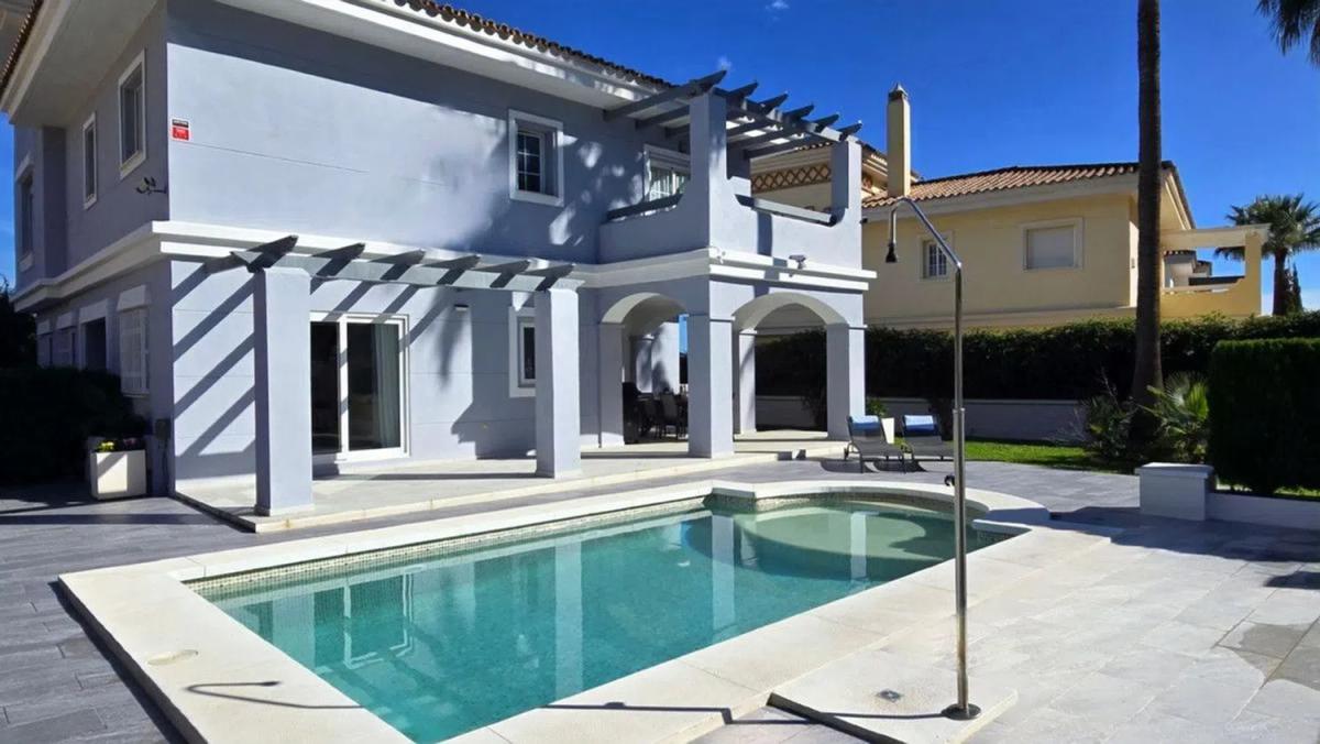 Venta de chalet independiente en Calle Altabaca De La Torre 7 Villa 5 s/n, Mijas
photo 1