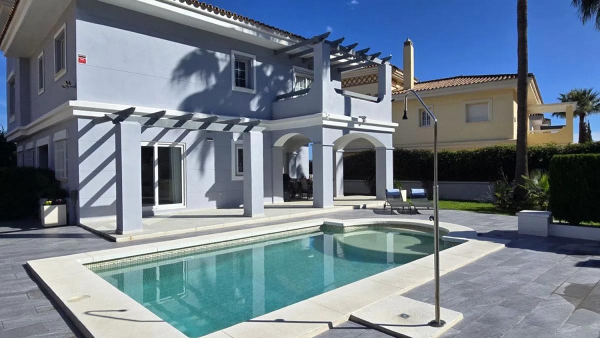 Venta de chalet independiente en Calle Altabaca De La Torre 7 Villa 5 s/n, Mijas
photo 2