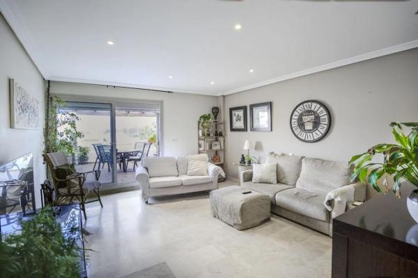 Ático en venta en Barrio Centro, Estepona thumbnail 2
