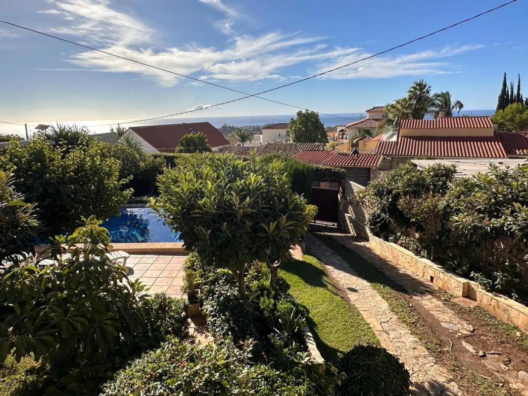 Sale of independent chalet in Calle Valparaíso, Benalmádena
photo 2