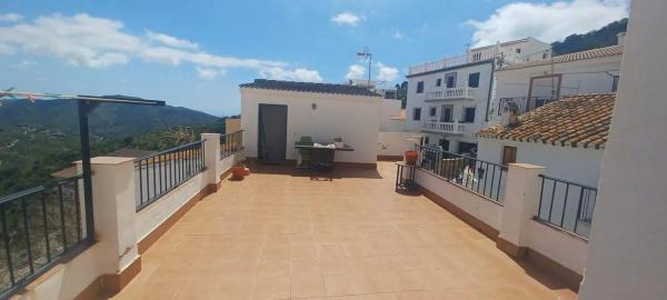 Chalet independiente en venta en  Barrio Olías, Málaga photo 2