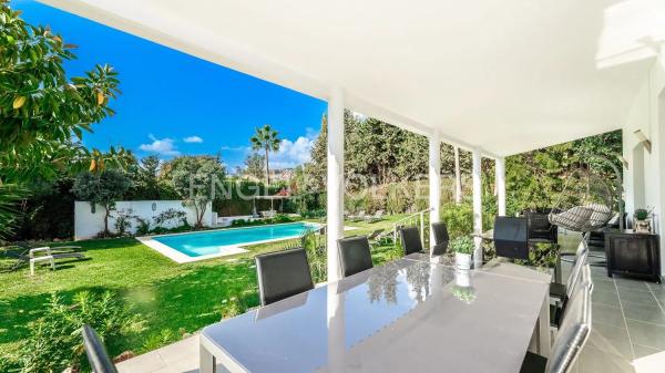 Wolnostojąca willa na sprzedaż w  Calle Lisboa 23-D, Marbella photo 2