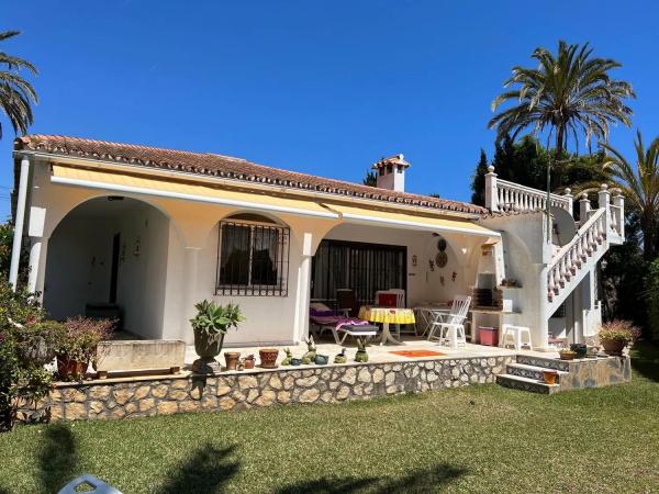 Chalet independiente en venta en Avenida de Cartagena, 519, Marbella photo 1