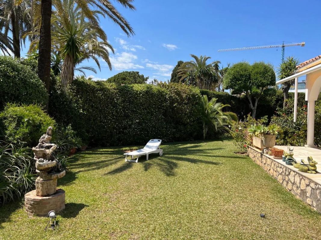 Sale of independent chalet in Avenida de Cartagena, 519, Marbella
 photo 3