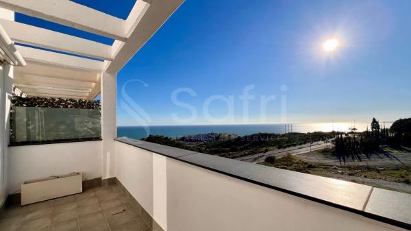 Penthouse for sale in Calle Málaga Virgen, Rincón de la Victoria photo 1