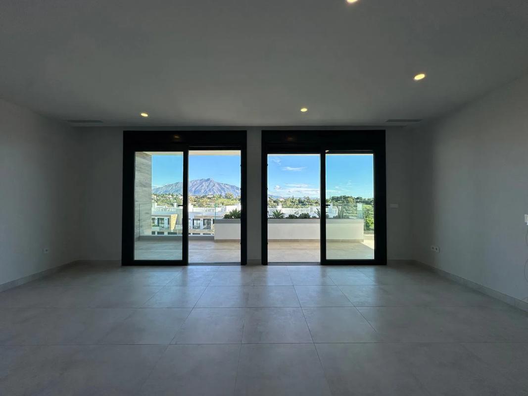 Venta de piso en Calle Pico Alcazaba, Estepona
photo 5