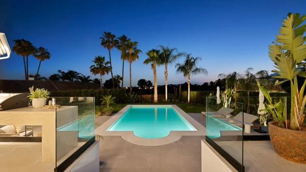 Detached villa for sale in  Calle los Limoneros, Marbella photo 1